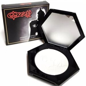 Ozzy Osbourne Bark at The Moon Highlighter Shimmer Compact Vegan New in Box